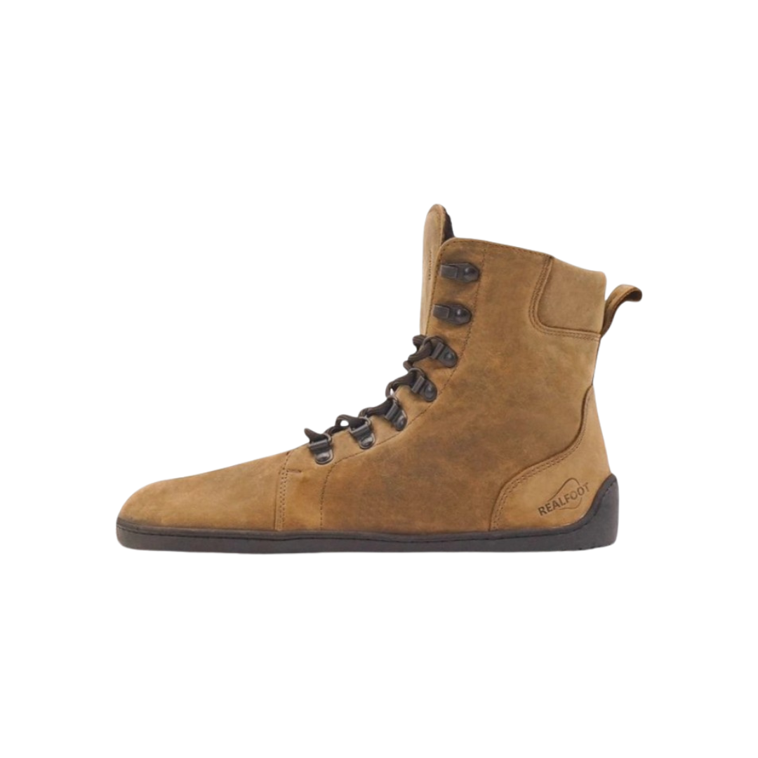 Handcrafted RealFoot Farmer Winter Boots with wide toe box and insulation, offering natural comfort and warmth for winter.