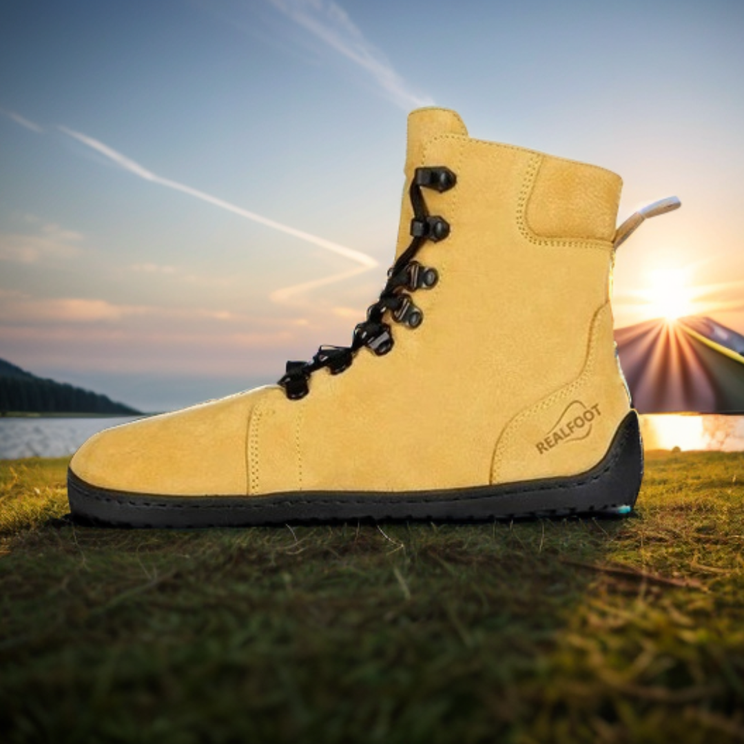 Handcrafted RealFoot Farmer Winter Boots with wide toe box and insulation, offering natural comfort and warmth for winter.