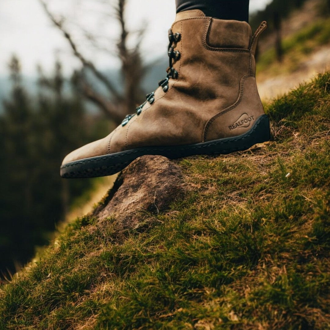 Handcrafted RealFoot Farmer Winter Boots with wide toe box and insulation, offering natural comfort and warmth for winter.